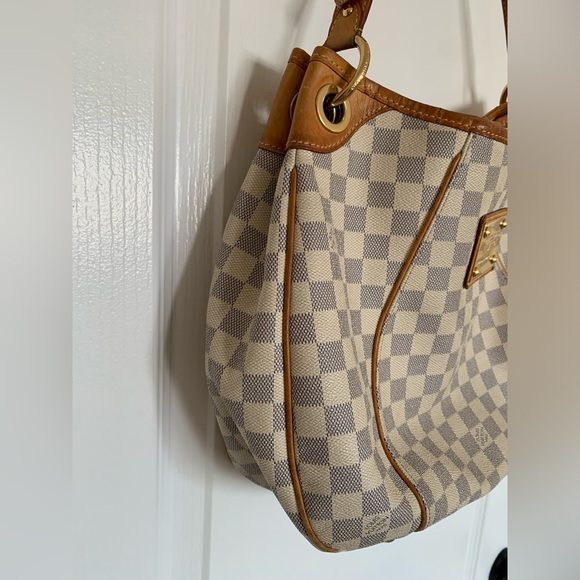 Authentic Louis Vuitton Azur Purse - Picture 7 of 16